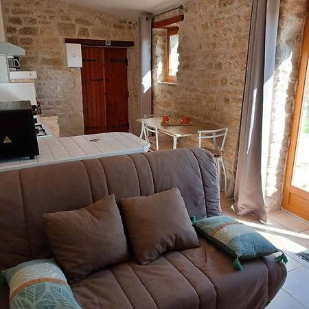 Escale Au Clos Saint Martin De Juillers Gites Et Chambres D'Hotes Zewnętrze zdjęcie
