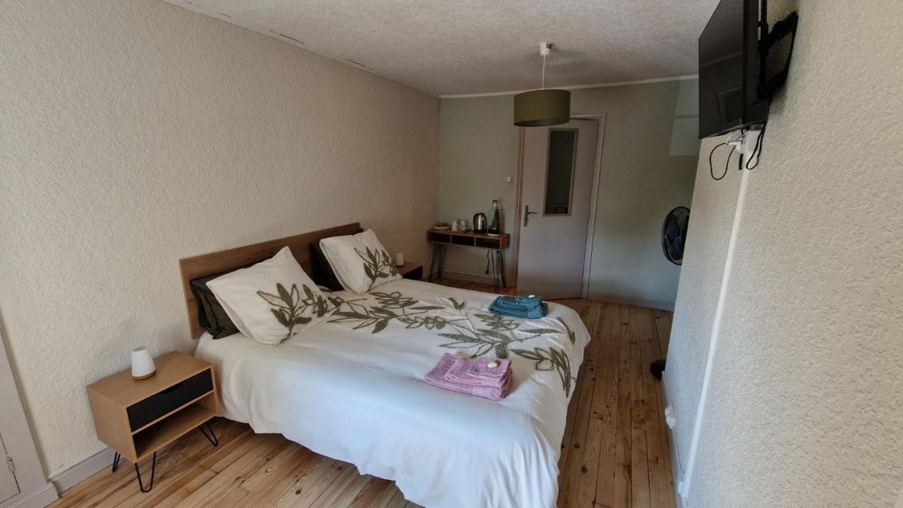 Escale Au Clos Saint Martin De Juillers Gites Et Chambres D'Hotes Zewnętrze zdjęcie
