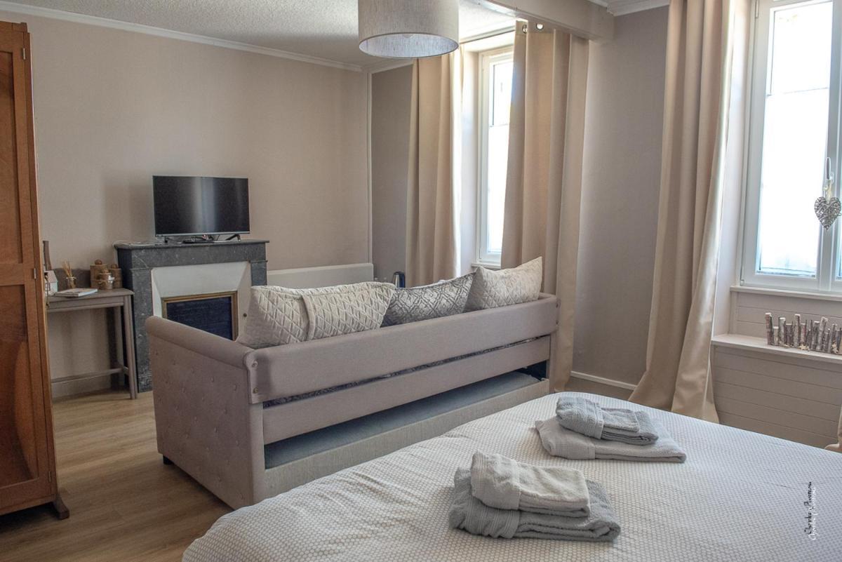 Escale Au Clos Saint Martin De Juillers Gites Et Chambres D'Hotes Zewnętrze zdjęcie