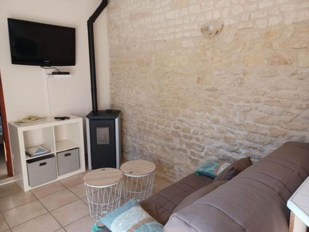 Escale Au Clos Saint Martin De Juillers Gites Et Chambres D'Hotes Zewnętrze zdjęcie